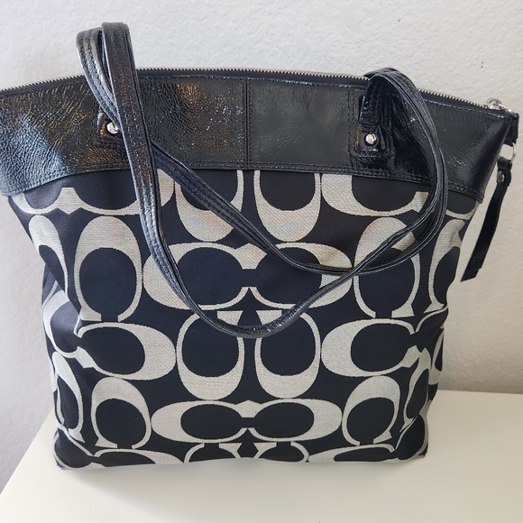 Coach Laura Signature Tote - Picture 11 of 13